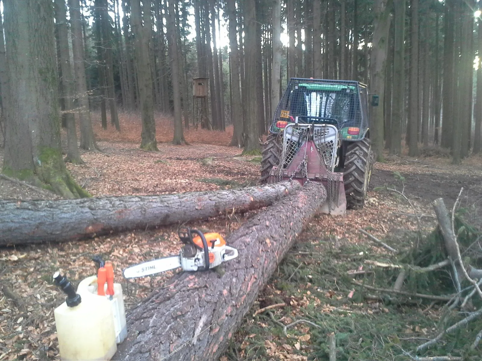Lesnický traktor John Deere